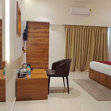 Madhav Residency Hotel & Banquet, Kalyan, Mumbai Екстер'єр фото