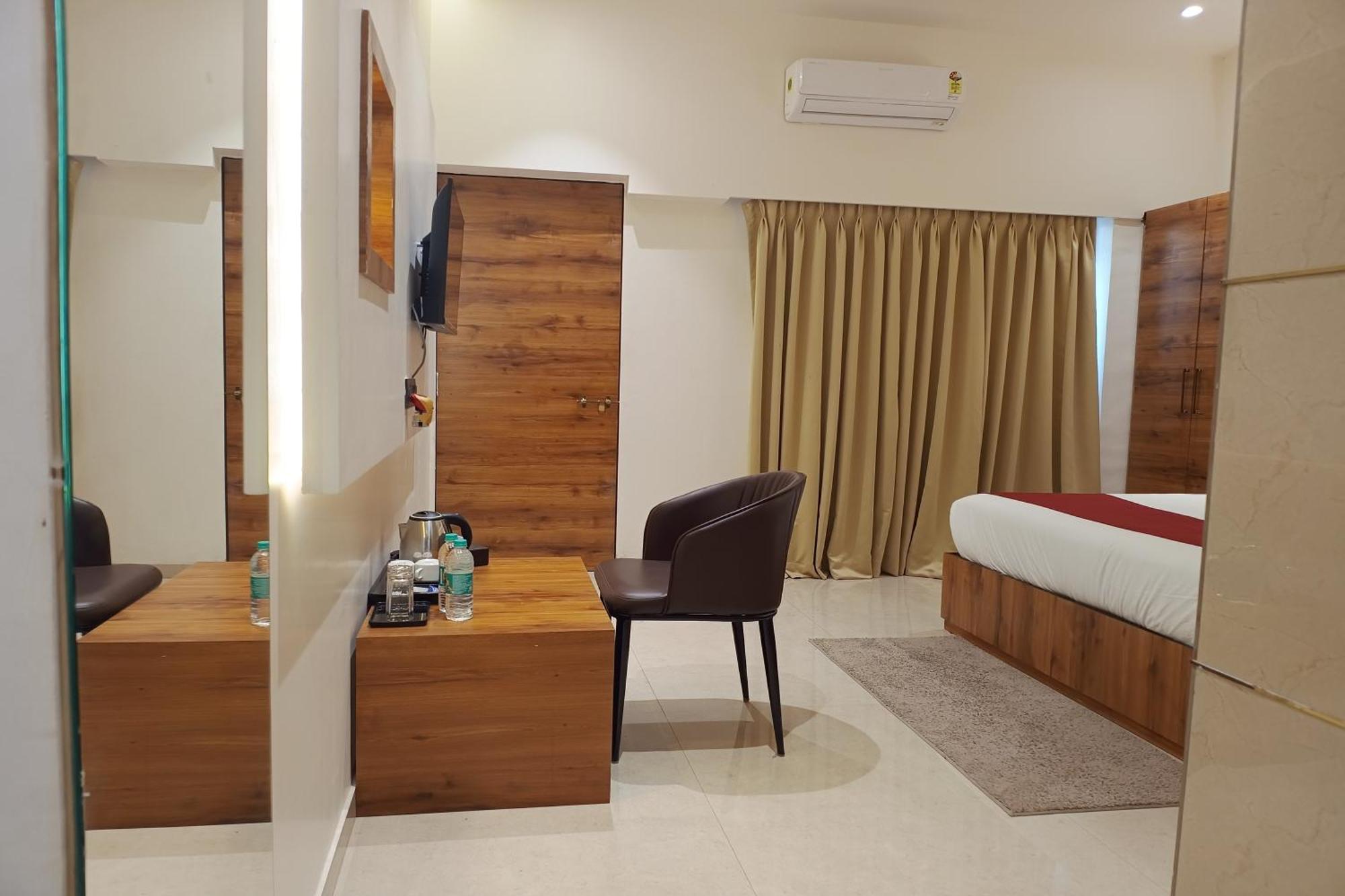 Madhav Residency Hotel & Banquet, Kalyan, Mumbai Екстер'єр фото