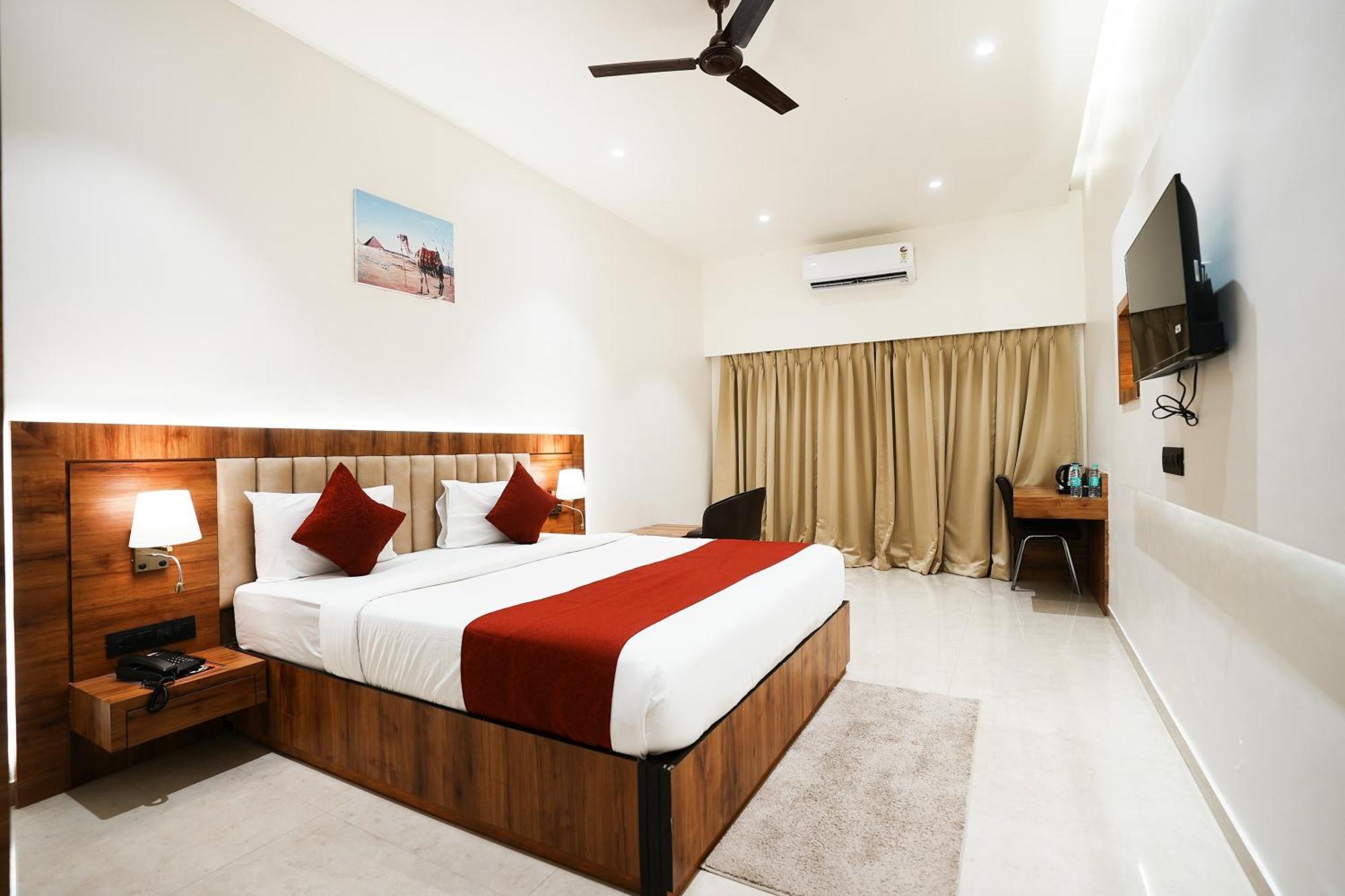 Madhav Residency Hotel & Banquet, Kalyan, Mumbai Екстер'єр фото