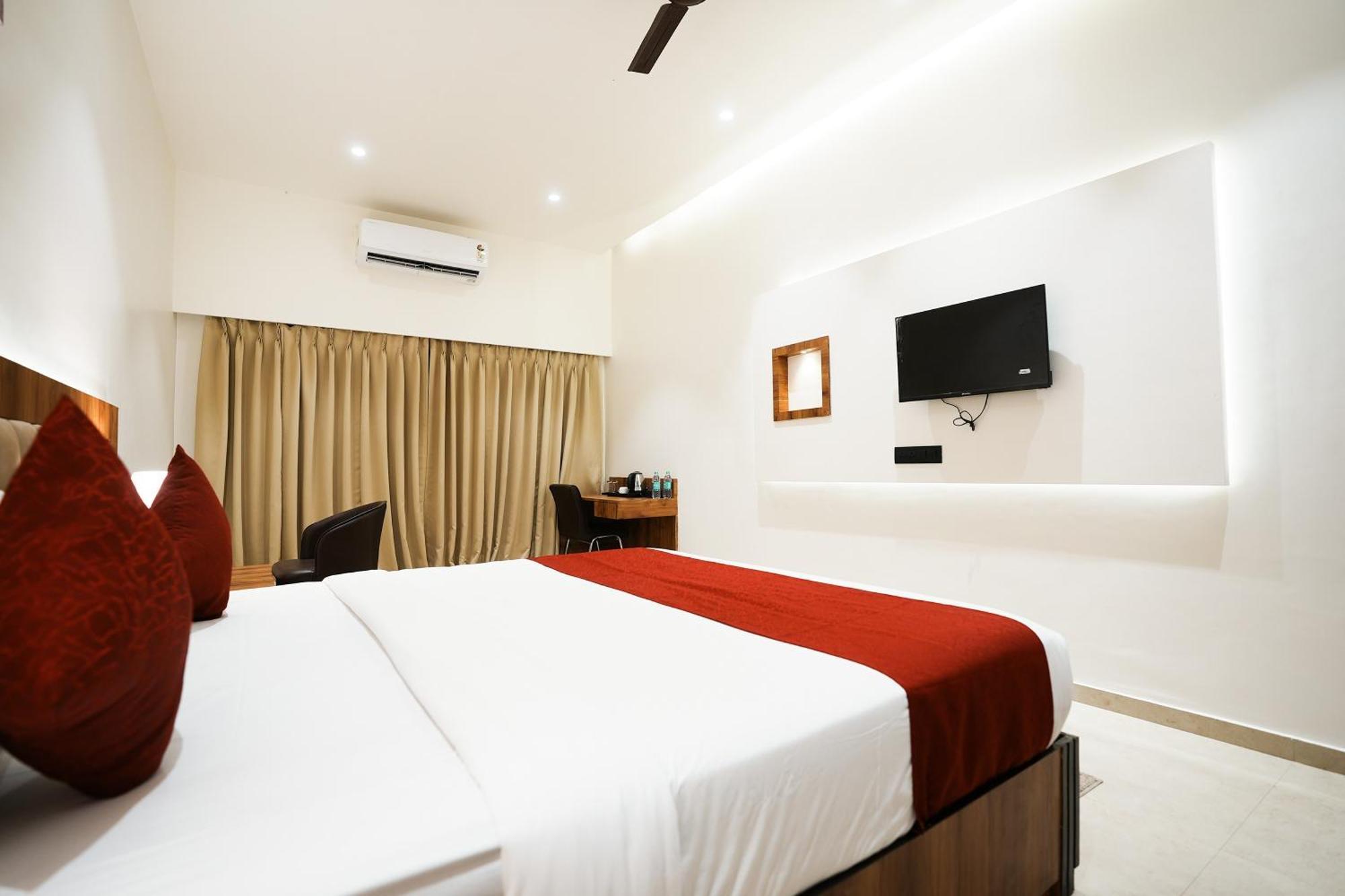 Madhav Residency Hotel & Banquet, Kalyan, Mumbai Екстер'єр фото