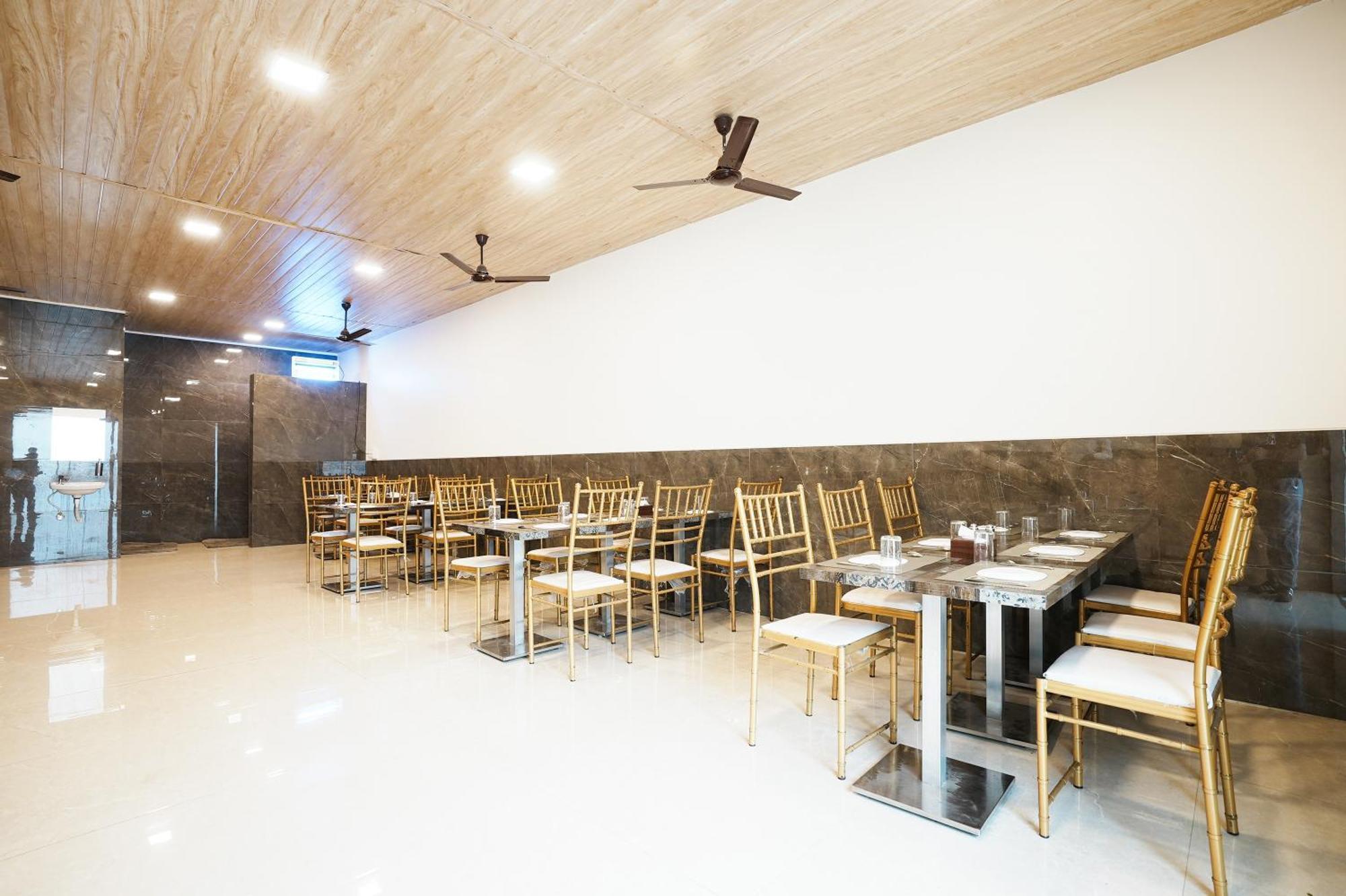 Madhav Residency Hotel & Banquet, Kalyan, Mumbai Екстер'єр фото