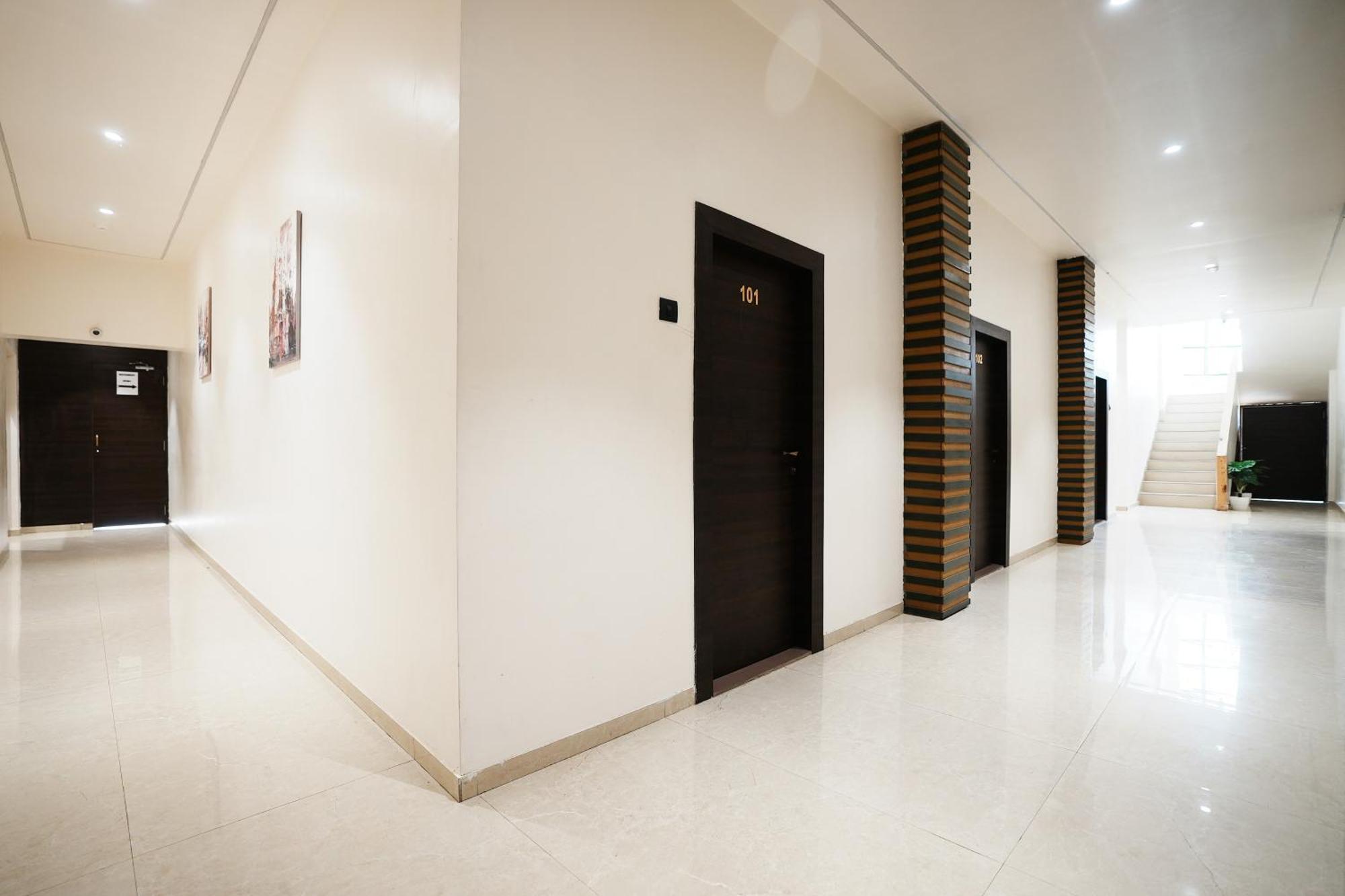 Madhav Residency Hotel & Banquet, Kalyan, Mumbai Екстер'єр фото
