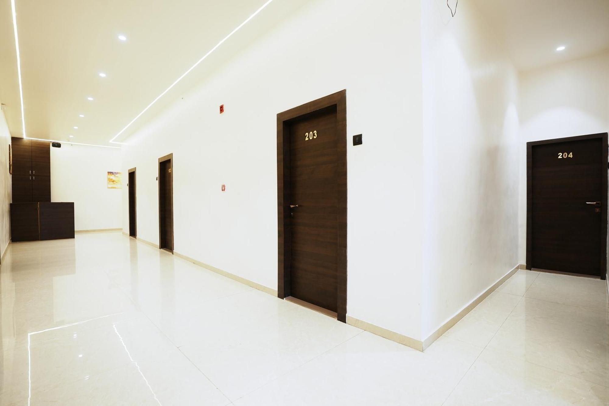Madhav Residency Hotel & Banquet, Kalyan, Mumbai Екстер'єр фото