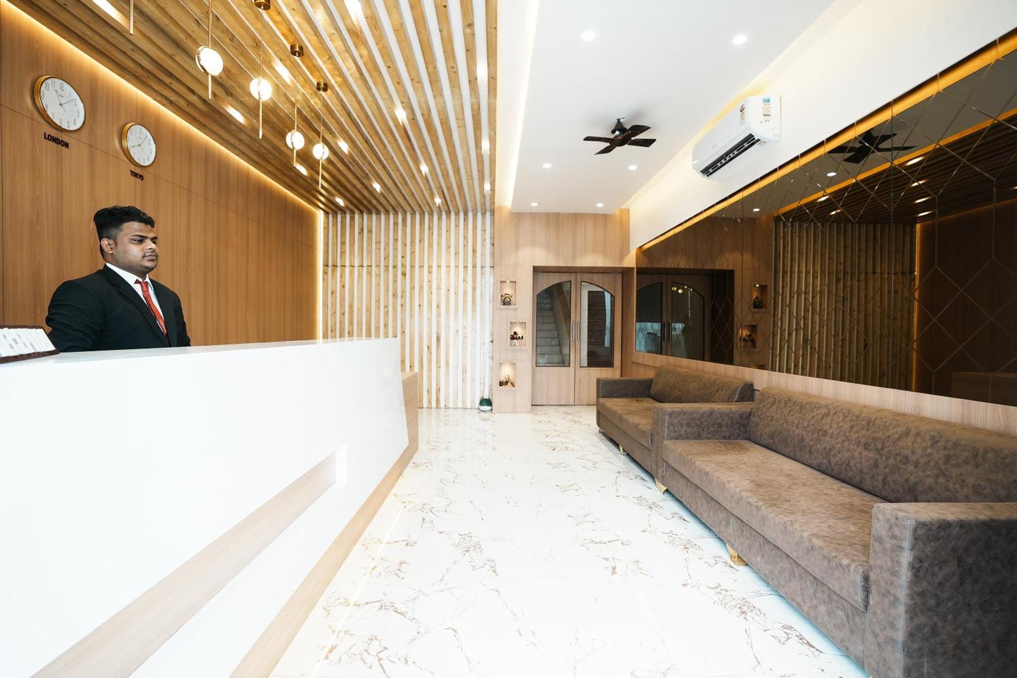 Madhav Residency Hotel & Banquet, Kalyan, Mumbai Екстер'єр фото