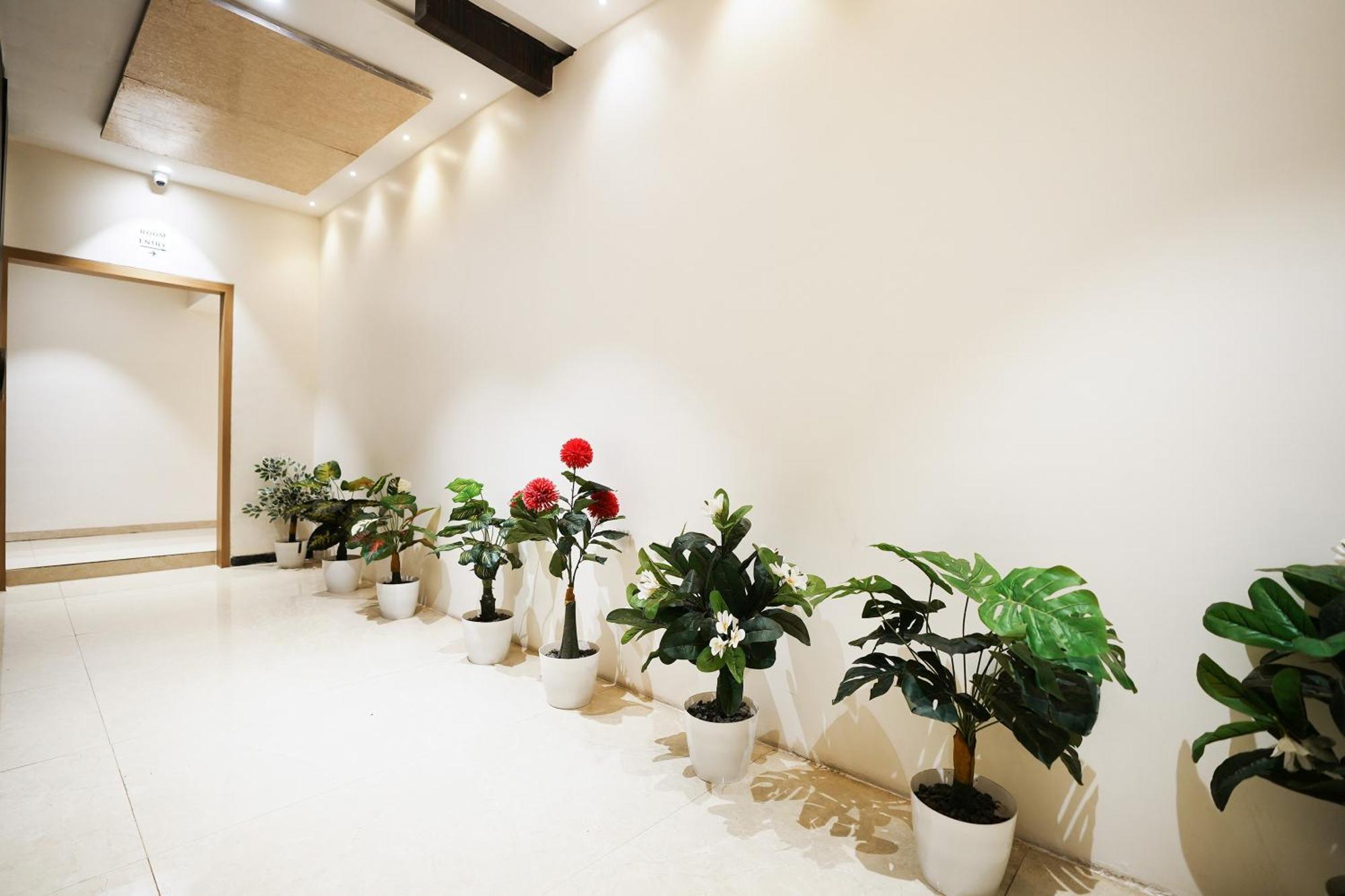 Madhav Residency Hotel & Banquet, Kalyan, Mumbai Екстер'єр фото