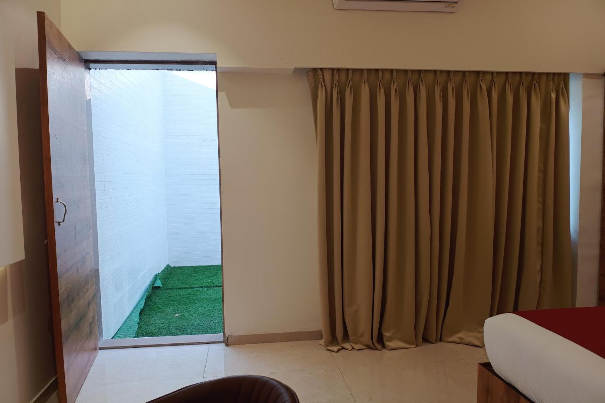 Madhav Residency Hotel & Banquet, Kalyan, Mumbai Екстер'єр фото