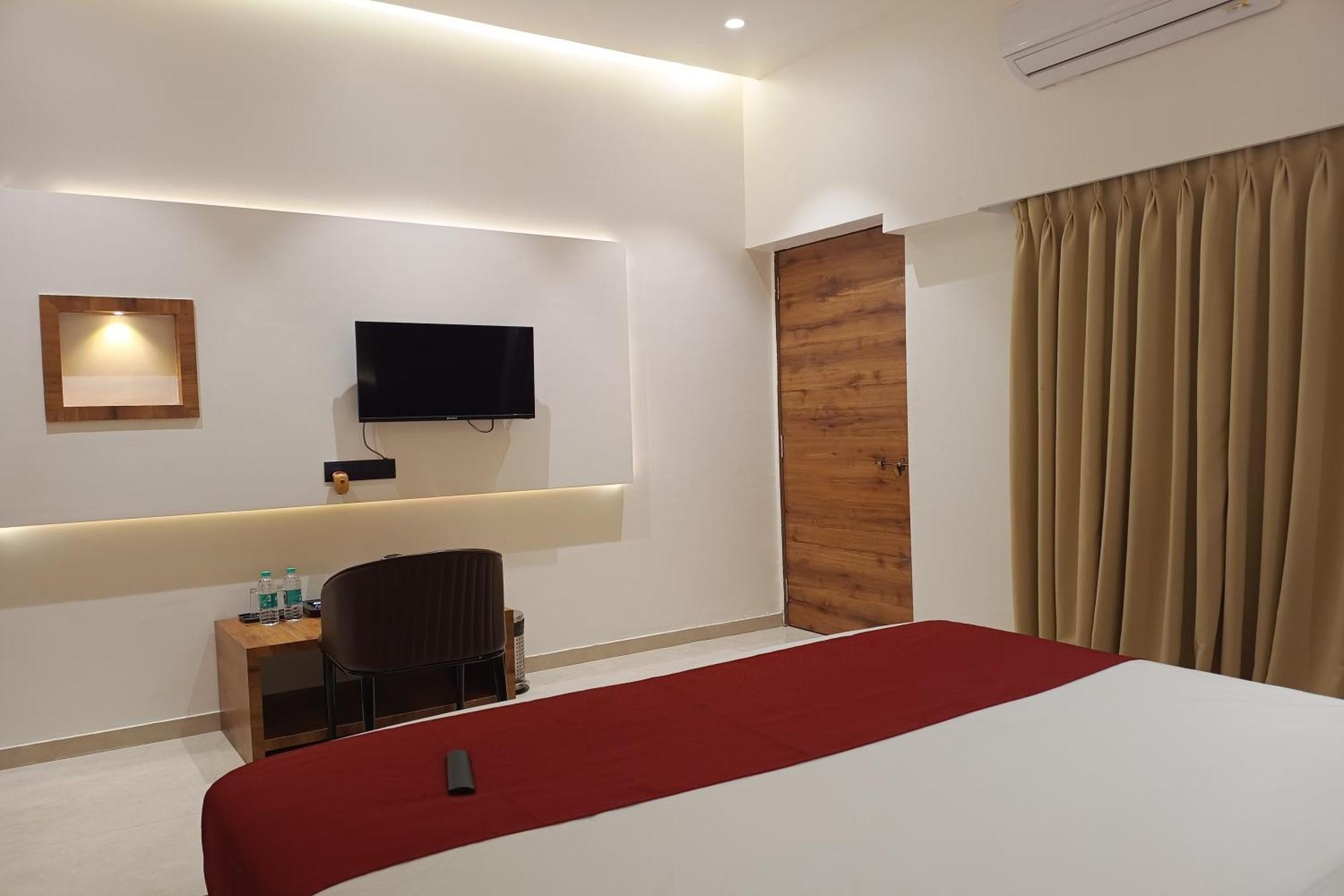 Madhav Residency Hotel & Banquet, Kalyan, Mumbai Екстер'єр фото