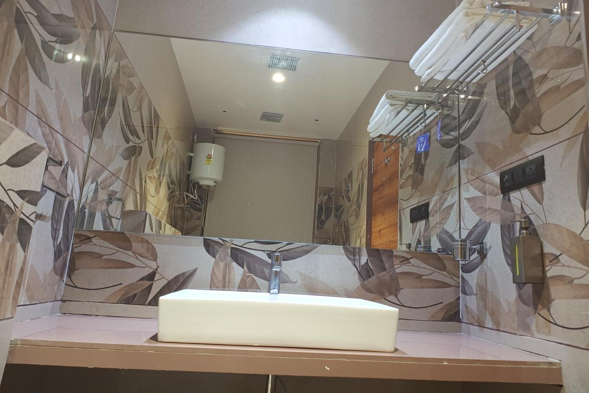 Madhav Residency Hotel & Banquet, Kalyan, Mumbai Екстер'єр фото